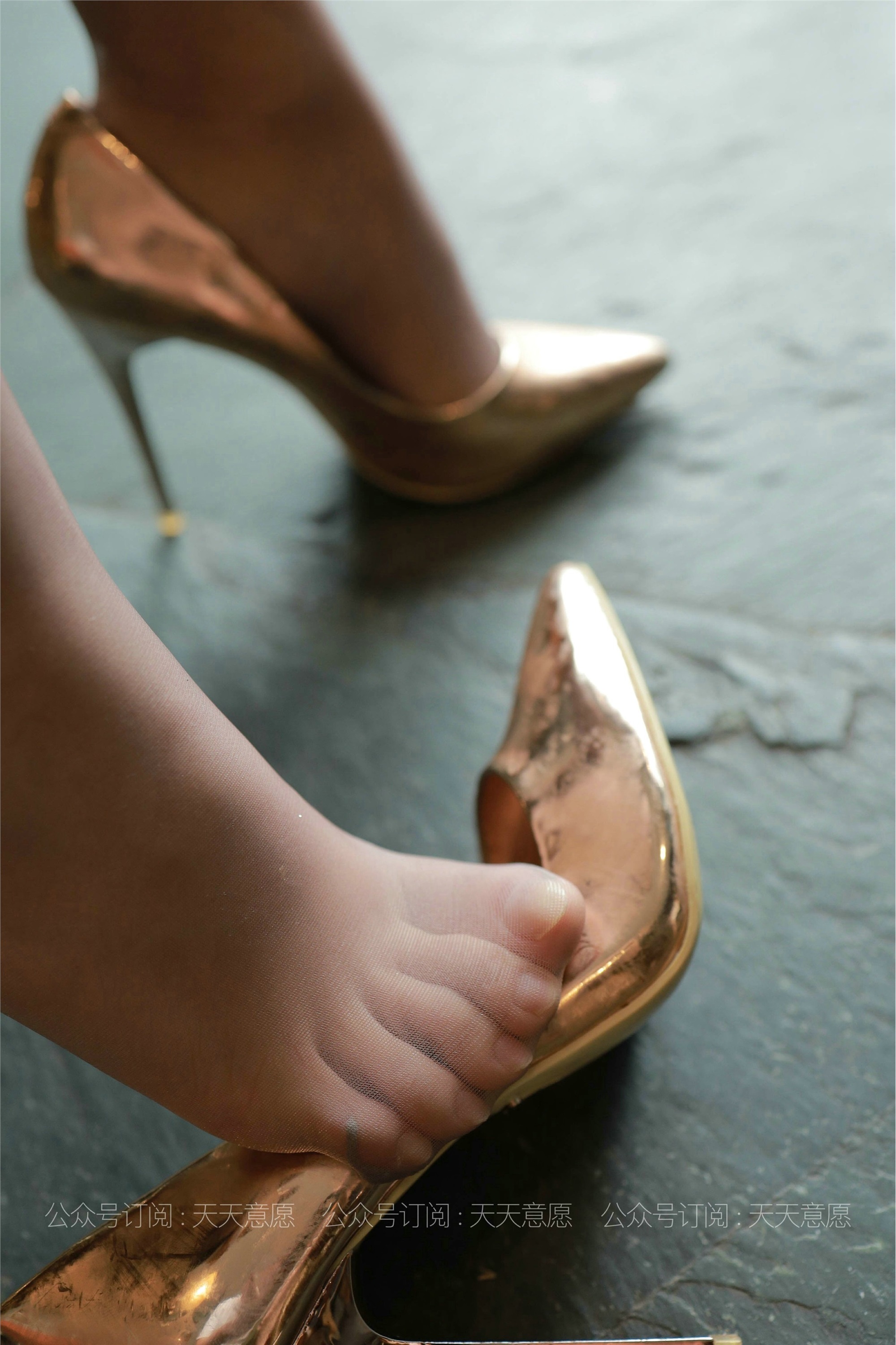 IESS异思趣向  2021.07.26 丝享家871：婉苹《沙发上的OL》